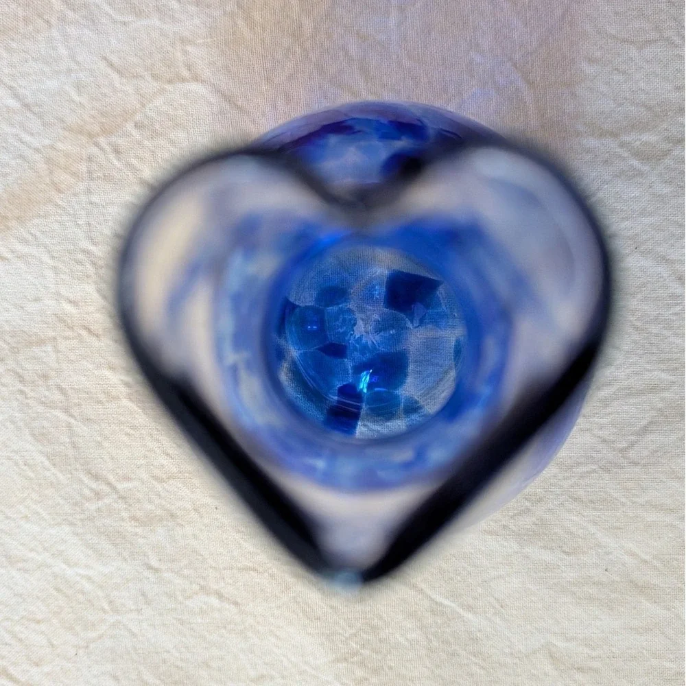 Hand Blown Art Glass Vase Blue Swirl Heart Shape Spout‎ Small Bud Vase Wedding
